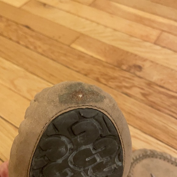 UGG Women’s Slippers/ Moccasins - Size 7 - Picture 9 of 9